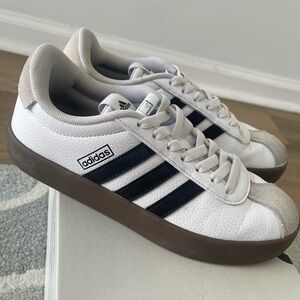 Adidas court